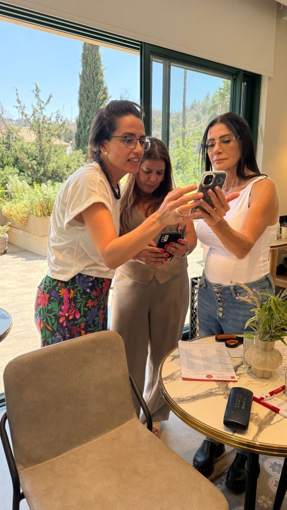 תמונה של לילך אוזן בסדנה